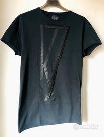 T-Shirt nera con spille uomo zara S