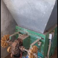 Mangiatoia polli-galline