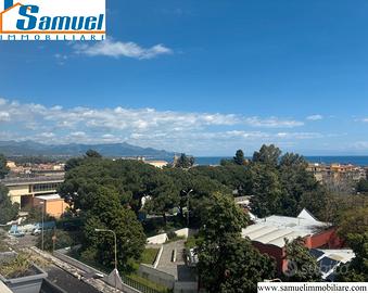 Riposto, tre locali con terrazzo panoramico