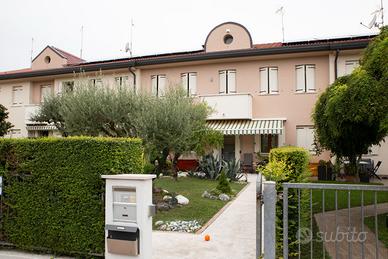 casa a schiera mira
