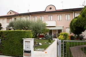 casa a schiera mira