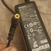 Caricabatteria Lenovo perfettamente funzionante