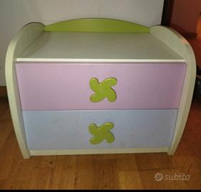 Letto bambina e comodino 