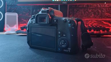 Canon 77D solo 19k scatti - Come nuova