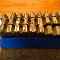 Punzoni acciaio con lettere 15mm Cosmos