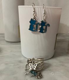 Orecchini e anello con gatto