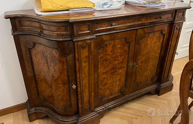 Mobile credenza classica in legno di noce