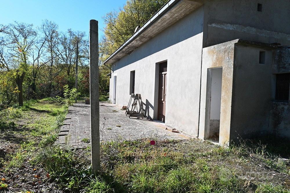 Fabbricati rurali in C.da San Giacomo n.17 - Vista 3