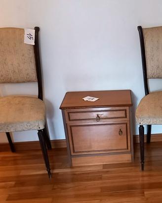 Coppia sedie legno tappezzeria chiara