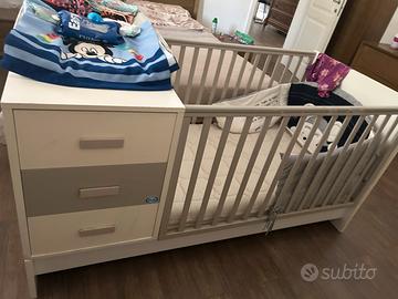 Lettino bambino con cassettiera