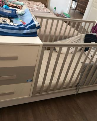 Lettino bambino con cassettiera