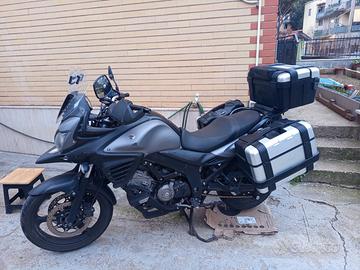 Suzuki DL V-Strom 650  71CV  52KW Con Valigie
