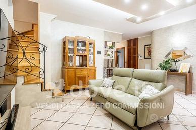 Appartamento di 140 m² con 3 locali e box auto a V