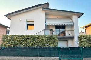 Villa libera su 4 lati