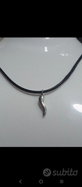 Collana con cornetto portafortuna in acciaio