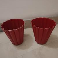 2 Vasi in latta colore rosso 