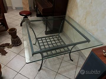 Tavolino in ferro battuto