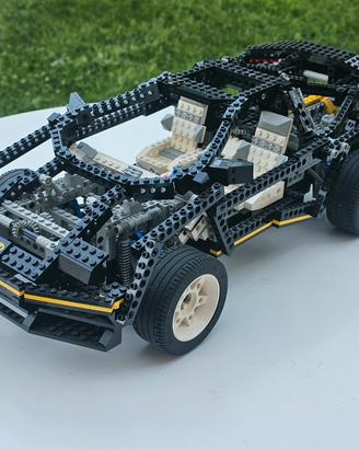 LEGO Technic 8880: Super Car

