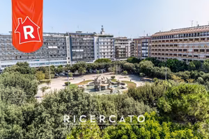 Appartamento di 220 m² con box auto a Lecce