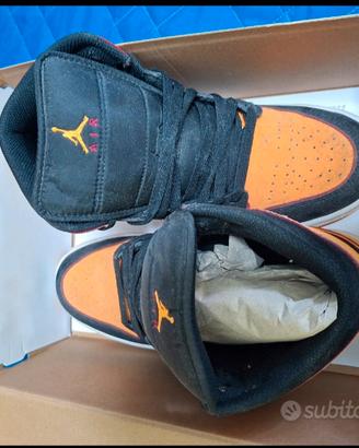 Nike Air Jordan 1 Mid SE