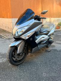 Tmax 500 Yamaha grigio
