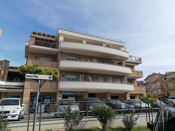 Bilocale vicino piscina dal 1° settembre