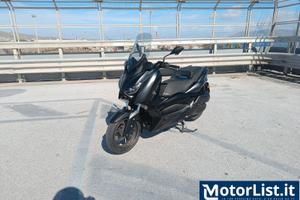 3.999€ – Yamaha XMAX 300 Iron Max 15.999 km