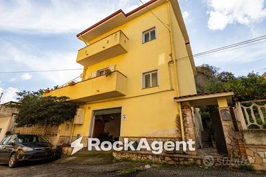 Villa di 170 m² con più di 5 locali e box auto a C