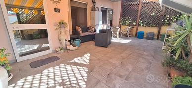 Primo piano con ampio terrazzo a livello