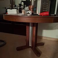 Tavolo tondo e sedie