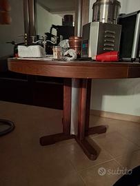 Tavolo tondo e sedie