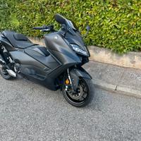 Tmax 560 - unicopro- 9.900km