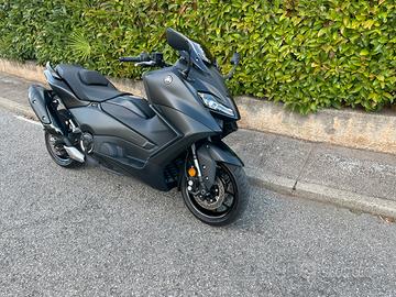 Tmax 560 - unicopro- 9.900km