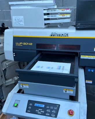MIMAKI UJF-3042FX FUNZIONANTE E 2 PER RICAMBI