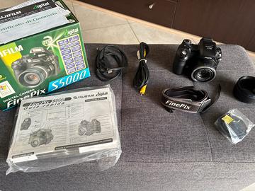 Fujifilm FinePix S5000 Vintage Digicam