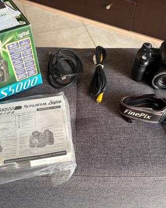 Fujifilm FinePix S5000 Vintage Digicam