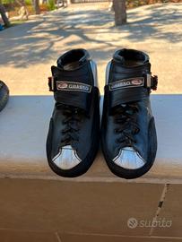 Scarpa pattini a rotelle