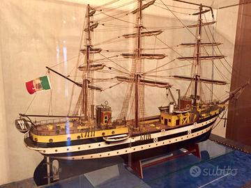 Modellino nave Amerigo Vespucci