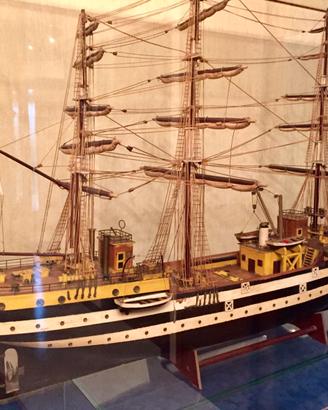 Modellino nave Amerigo Vespucci
