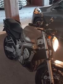 Moto Yamaha FZ6