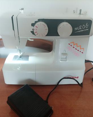 macchina da cucire Necchi 