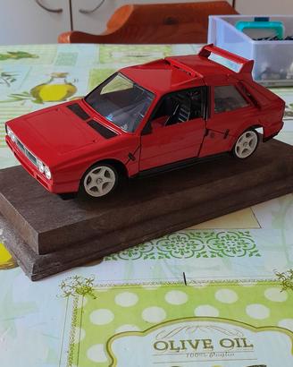 modellino  scala  1.24 bburago 