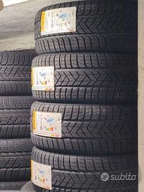 4 Pirelli invernali 215/45 R16 86H