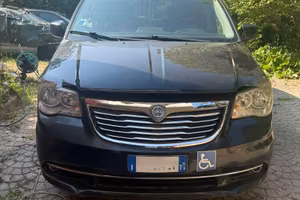 LANCIA VOYAGER 163 CV ALLESTITA GUIDA DISABILI