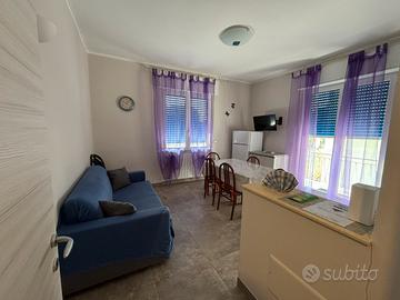 Loano centro zona piazza mercato residenziale 4+4