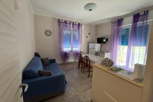 Loano centro zona piazza mercato residenziale 4+4