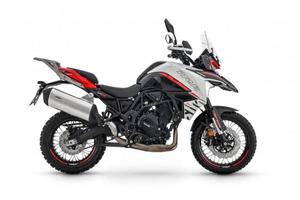  Moto benelli  702x bianca  modello 2023