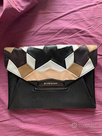 Pochette Givenchy originale