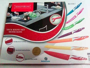 Set coltelli.Nuovo.7 pezzi +1 pelapatate.Royalty