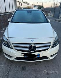 MERCEDES CALASSE B 200 cdi VERSIONE PREMIUM 2012